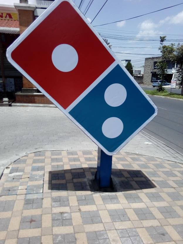 Totem Domino's